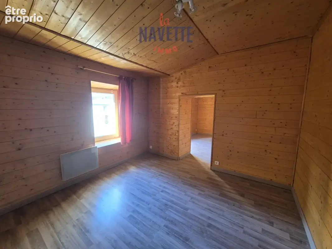 Immeuble de rapport   appartement t4 + local commercial - photo 4