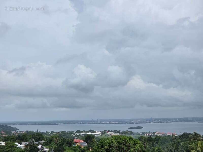 Maison à PETIT-BOURG