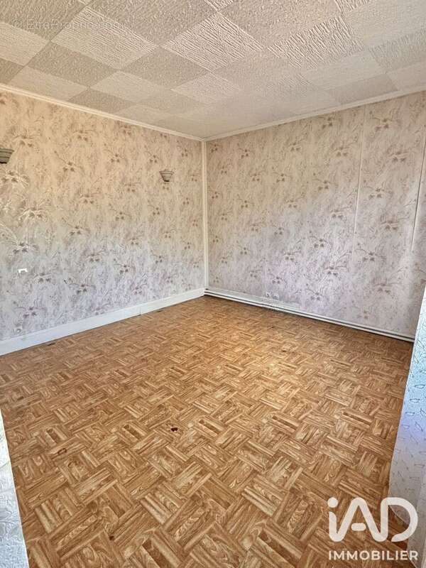 Maison 77 m² à Goussainville  - photo 6