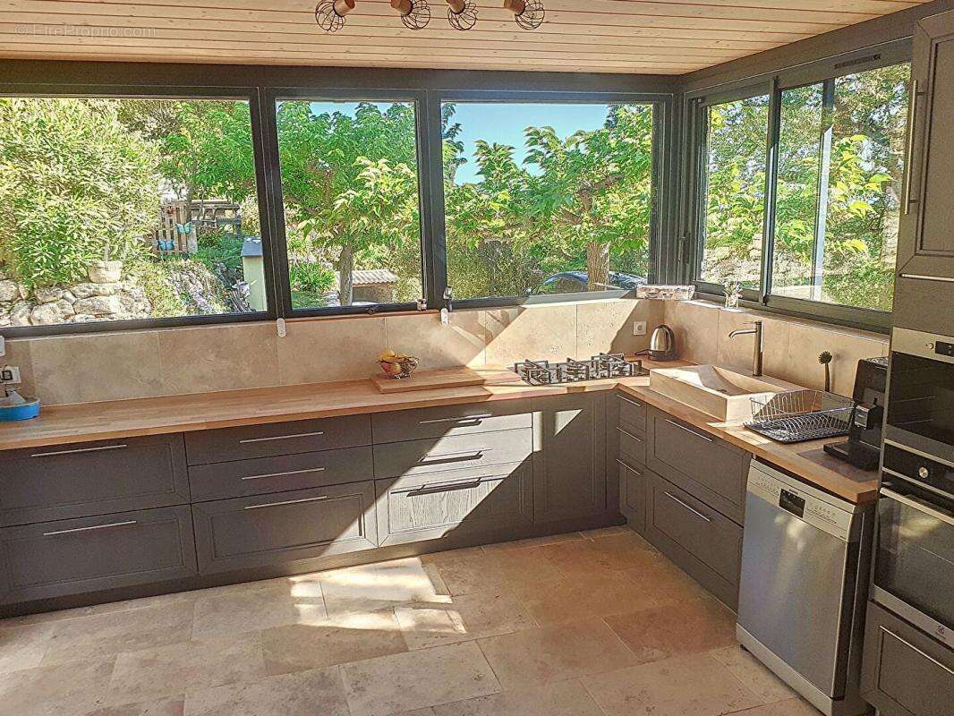 Maison à LA ROQUEBRUSSANNE