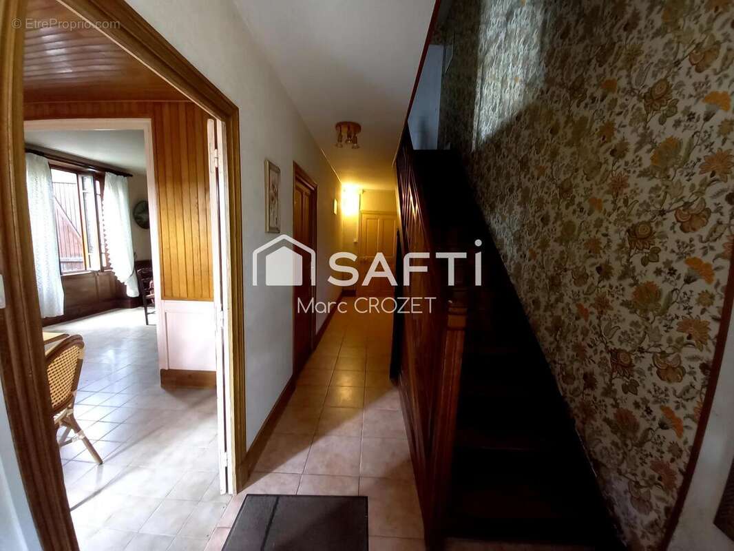 Maison 207 m² à Aigueperse  - photo 8