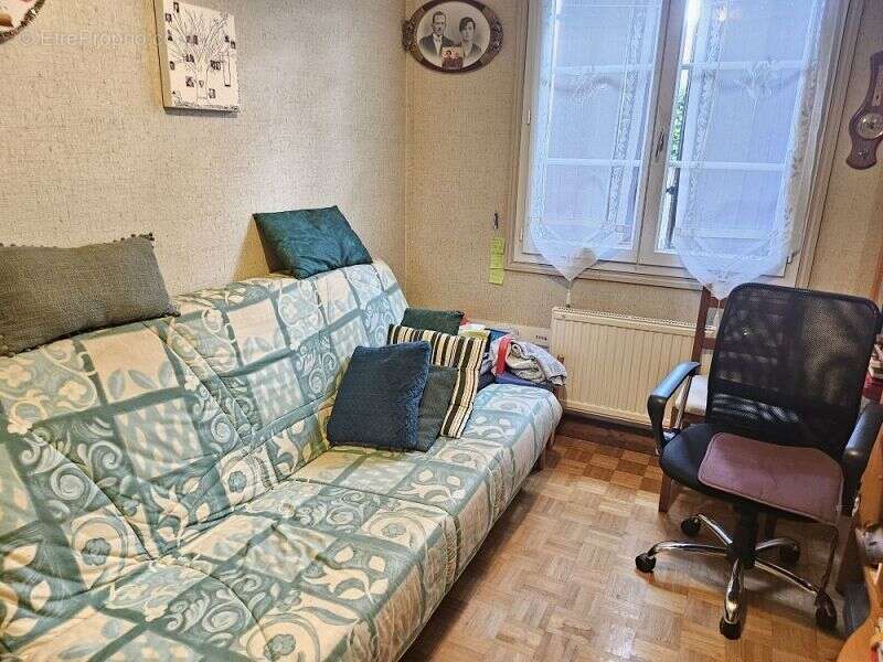 Maison à MONTROND-LES-BAINS