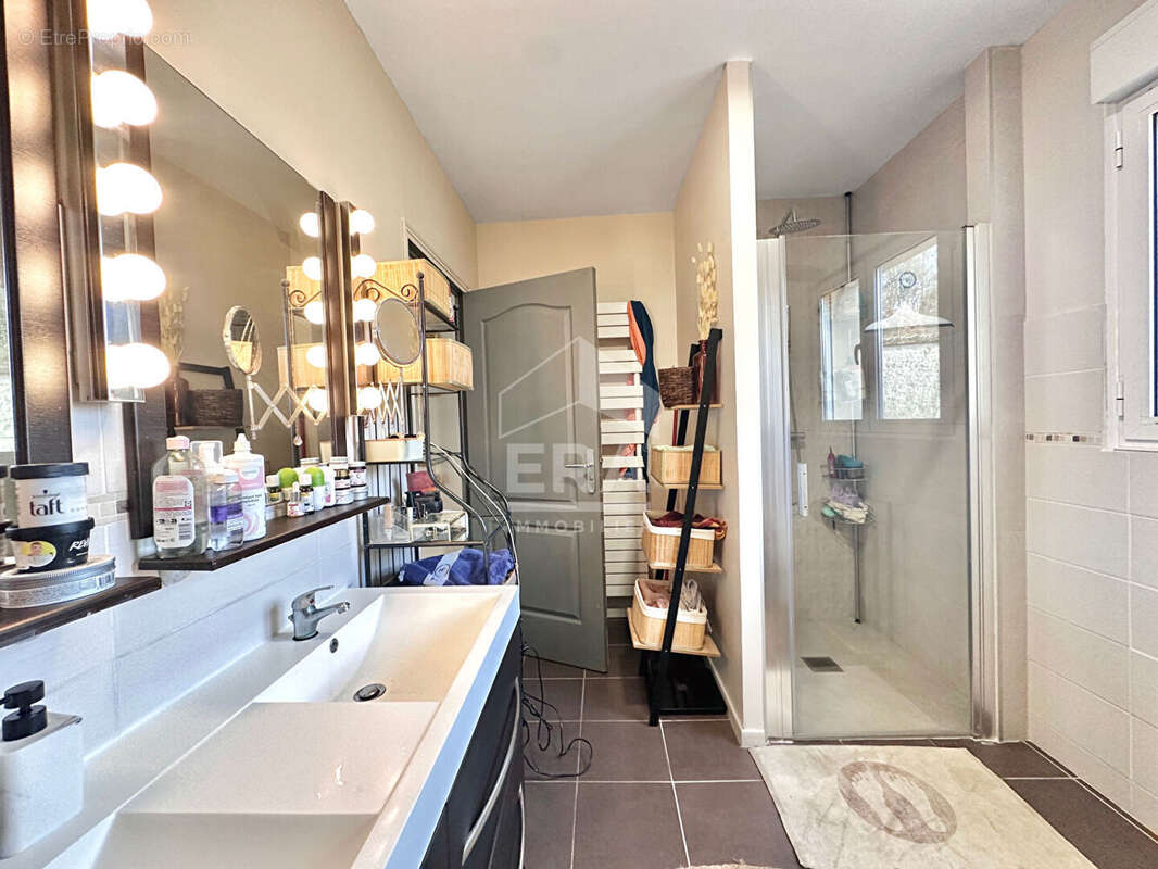 Maison à NANTEAU-SUR-LUNAIN