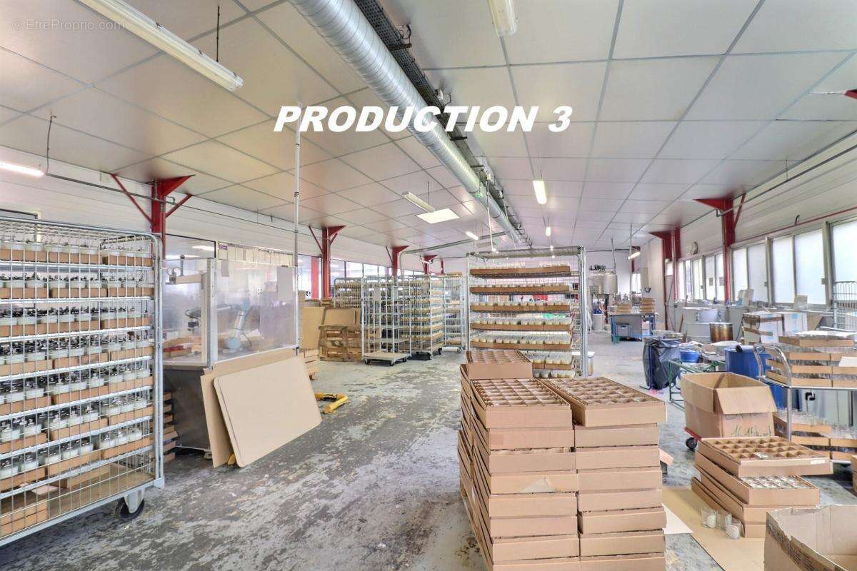 Locaux d activites independant + stockage et bureaux surface total 1100m2 sur parcelle total 2800m2 acces poids lourds - photo 5