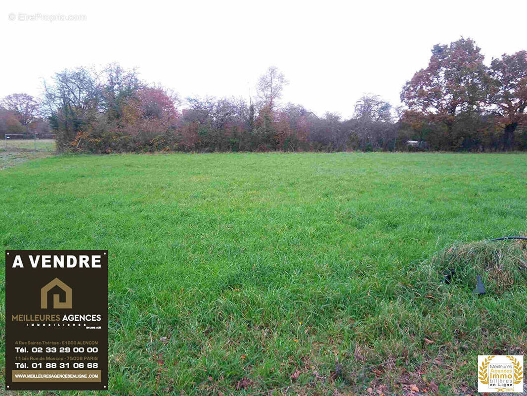 Terrain à LA FRESNAYE-SUR-CHEDOUET