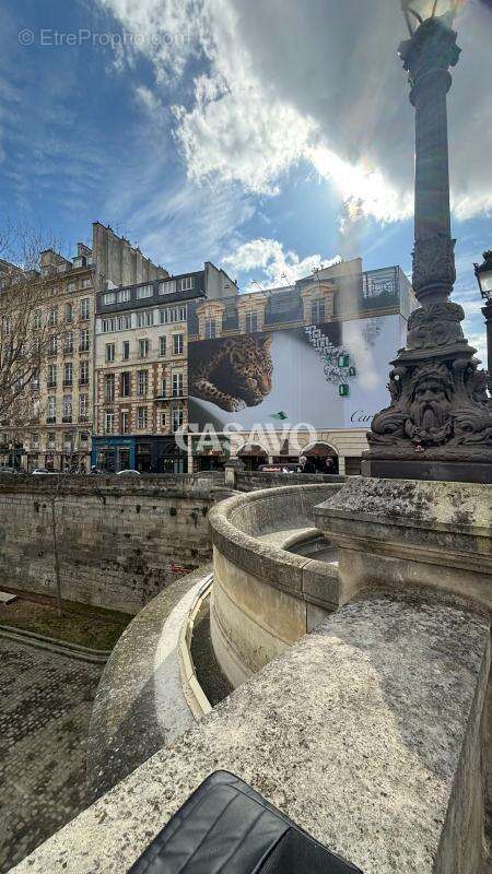 Appartement à PARIS-1E