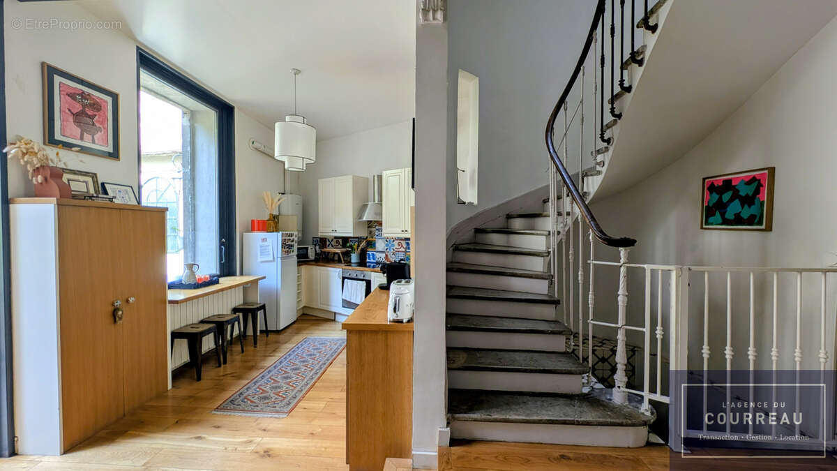 Coup de cœur assuré ! Maison de 117 m2 avec extérieur et dépendance dans l'Écusson - photo 4