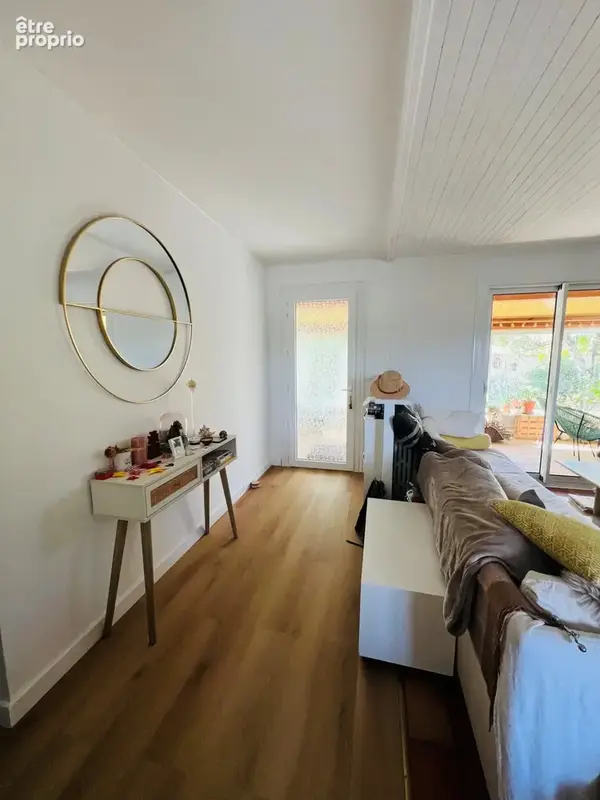 Maison familiale de plain-pied avec jardin, véranda et prestations récentes - photo 8