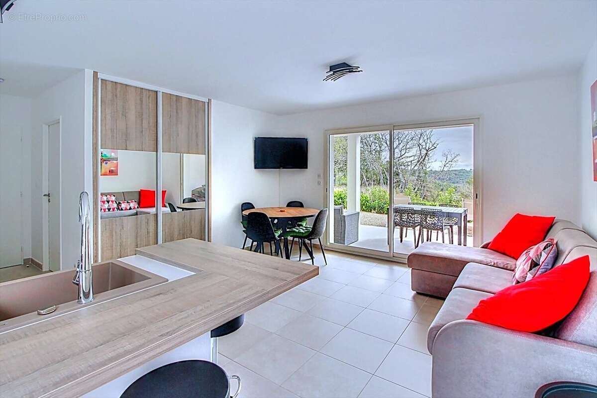 Maison à BAUDINARD-SUR-VERDON