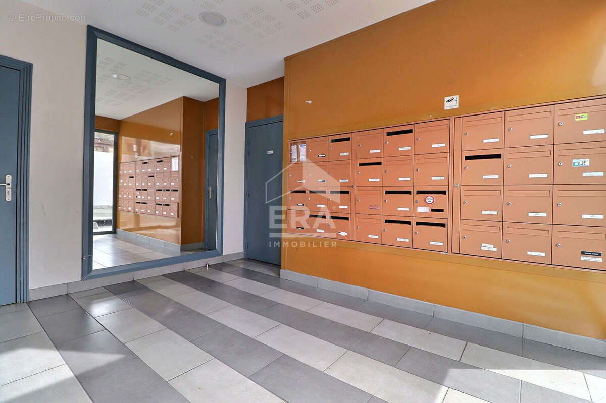 Appartement à AUBERVILLIERS