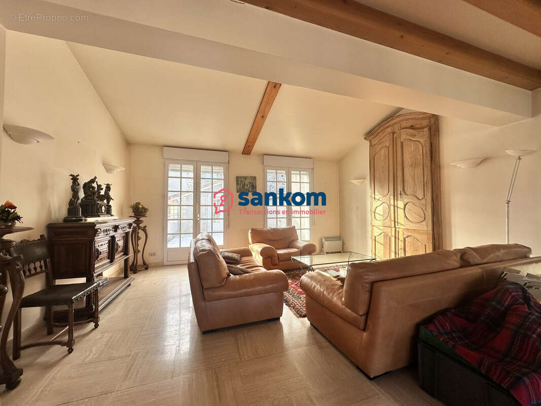 Appartement à LAUSSONNE