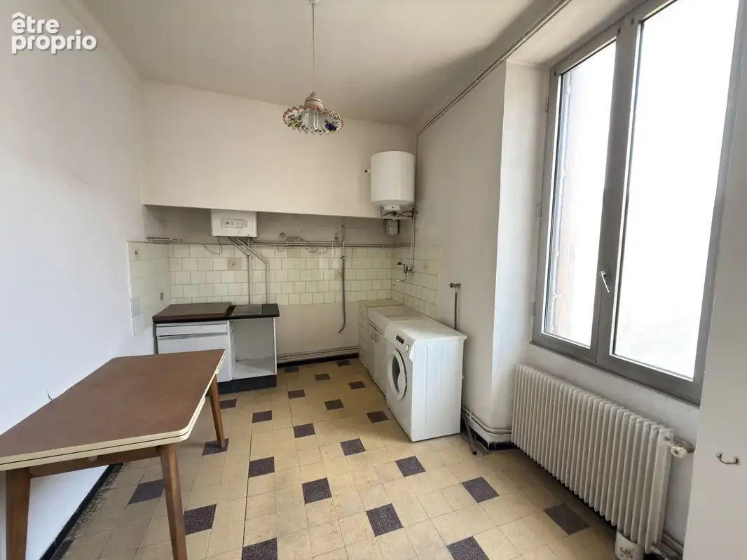 Nîmes   République / Place Montcalm   Appartement 56 m2 à rénover   78 000 € FAI - photo 3