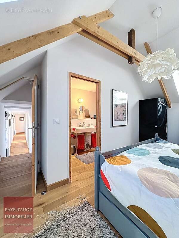 Maison à SAINT-PIERRE-SUR-DIVES