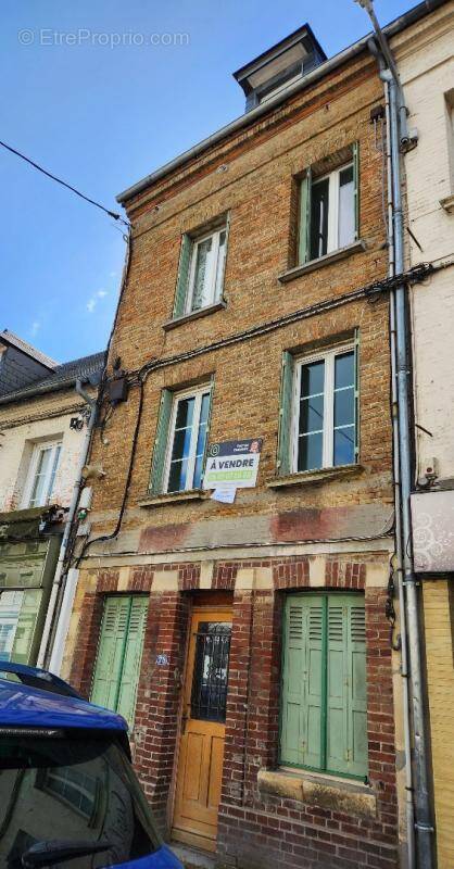 Appartement à DOZULE