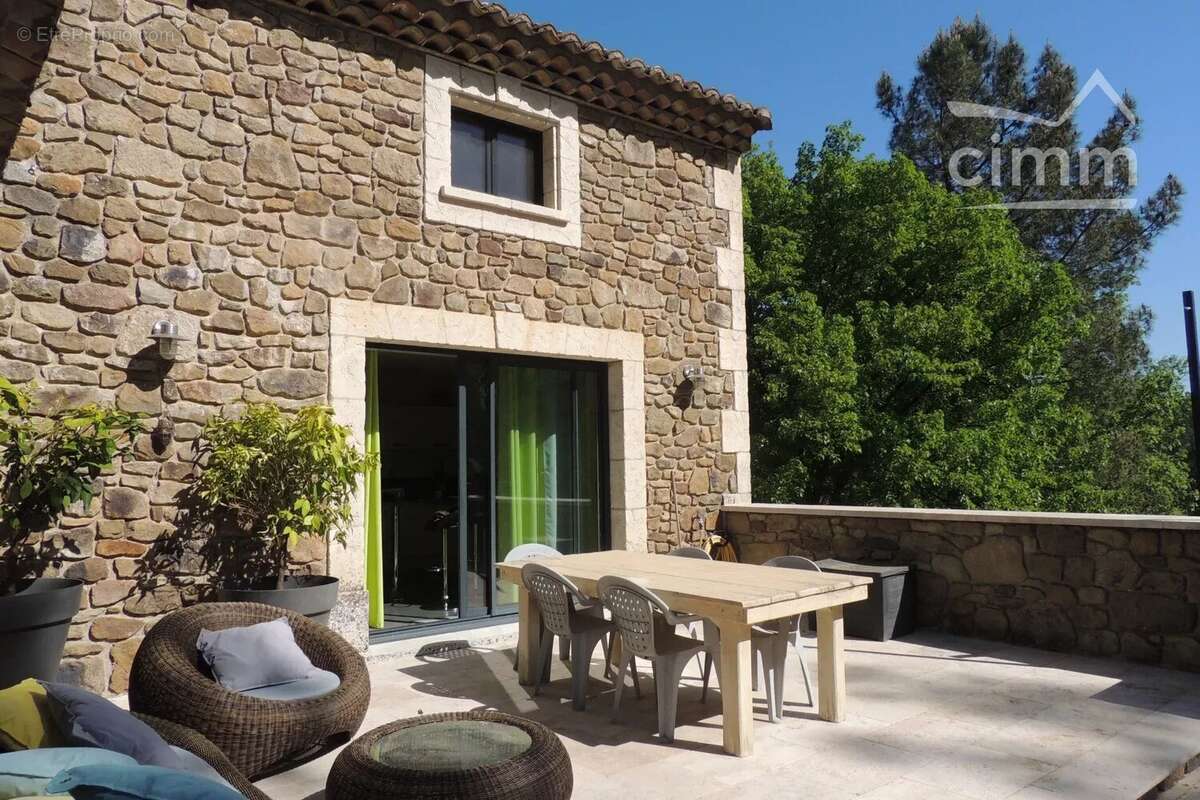 Maison à JAUJAC