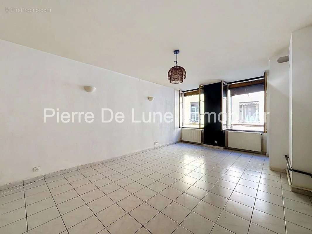 Lyon 2 – rue neuve – t3 à rénover au cœur de la presqu’île - photo 3