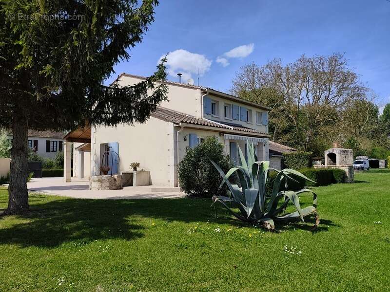 Maison à LA COURONNE