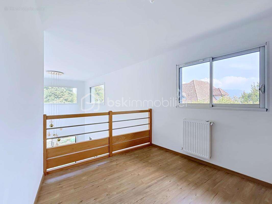 Secteur CROIX ROUSSE, maison récente à voir rapidement - photo 9
