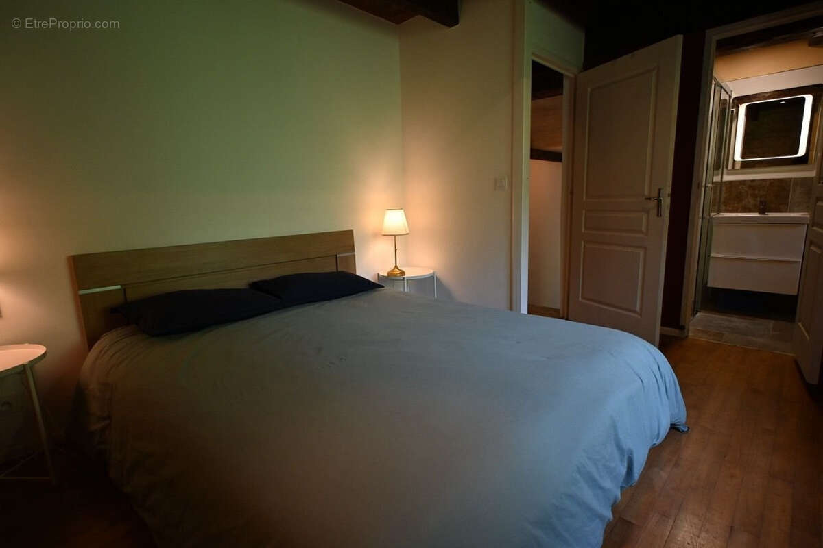 Maison à PUY-L&#039;EVEQUE