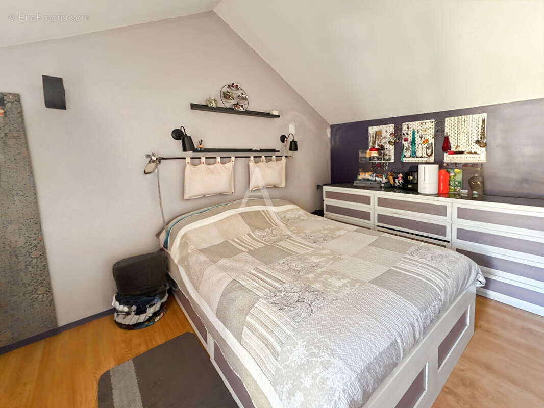 Maison à JOUY-LE-MOUTIER