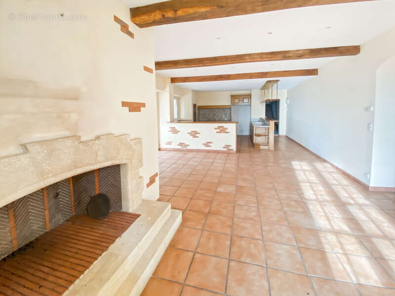 Dpt Gers (32), à vendre Proche de RISCLE château T6 de 327 m² habitables + 580 m² de dépendances attenantes sur 8157 m² de terra - photo 7