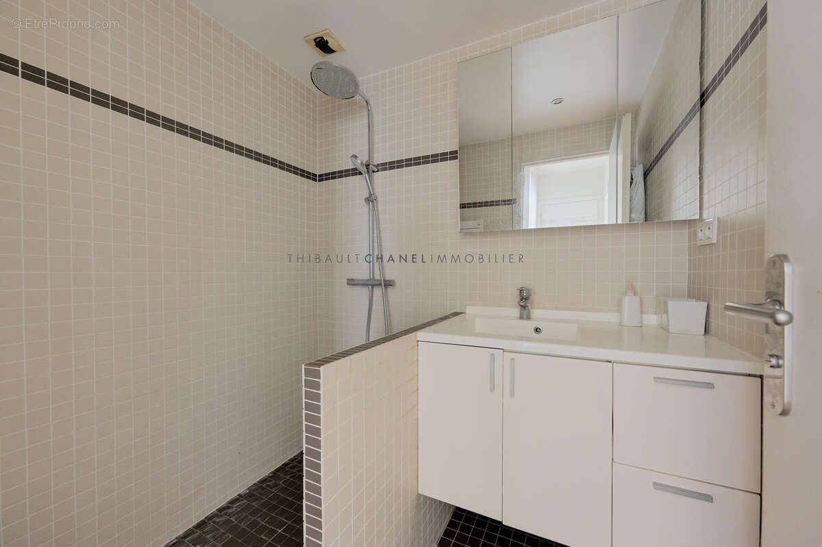 Appartement à PARIS-2E