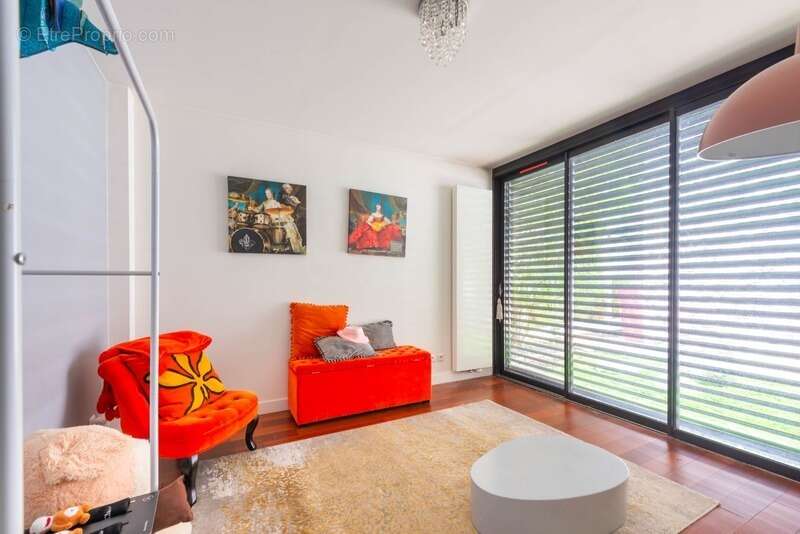 Maison à LA GARENNE-COLOMBES