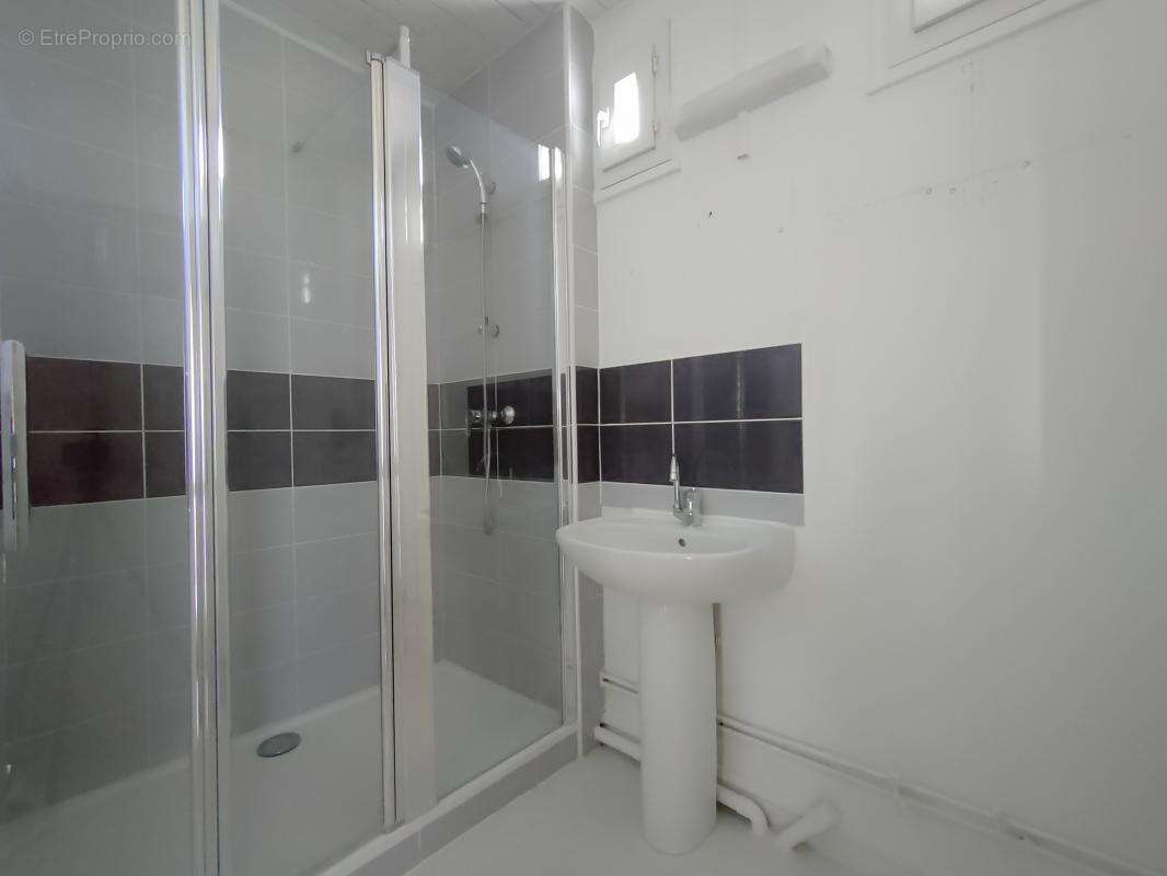 Maison à LA CHAPELLE-EN-SERVAL