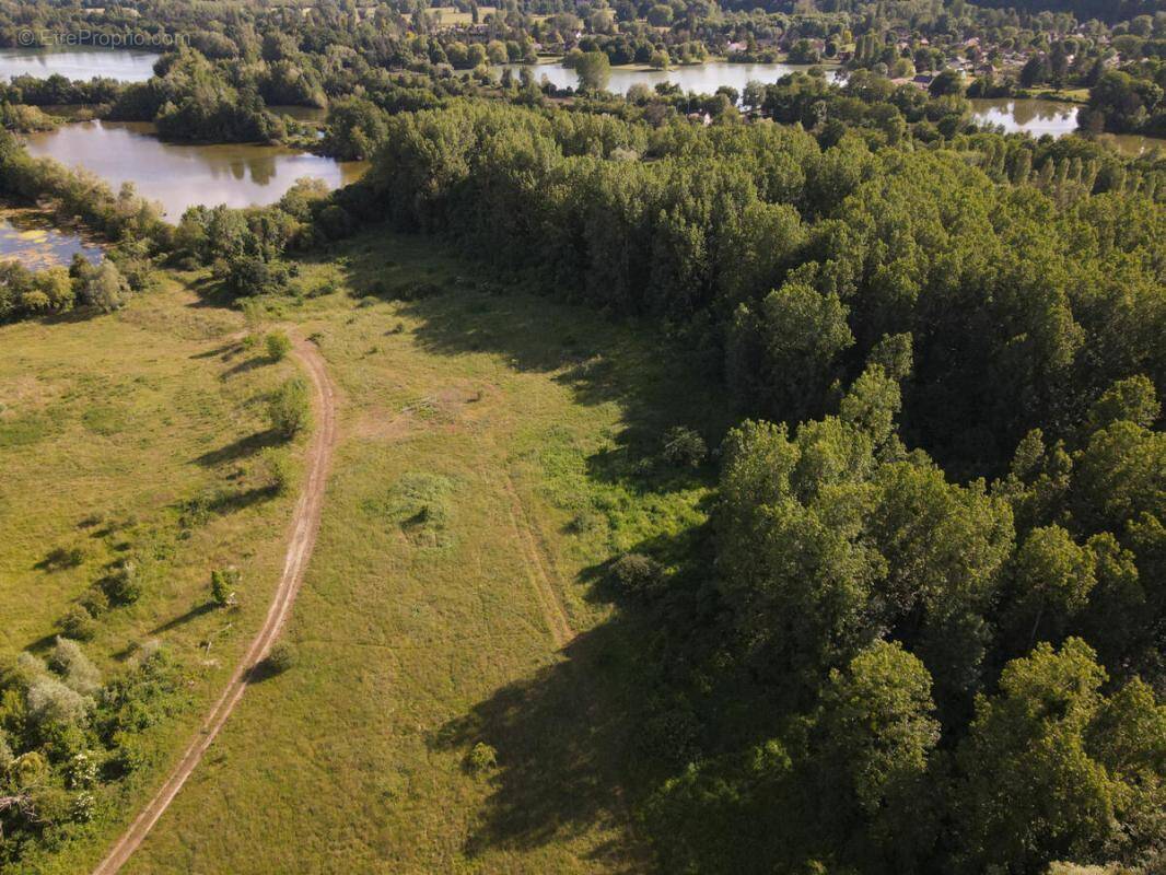 Terrain à BREUILPONT