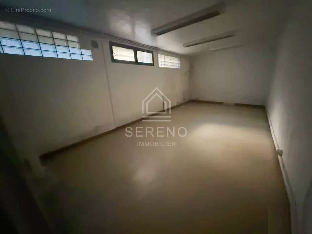 Commerce à MONTREUIL