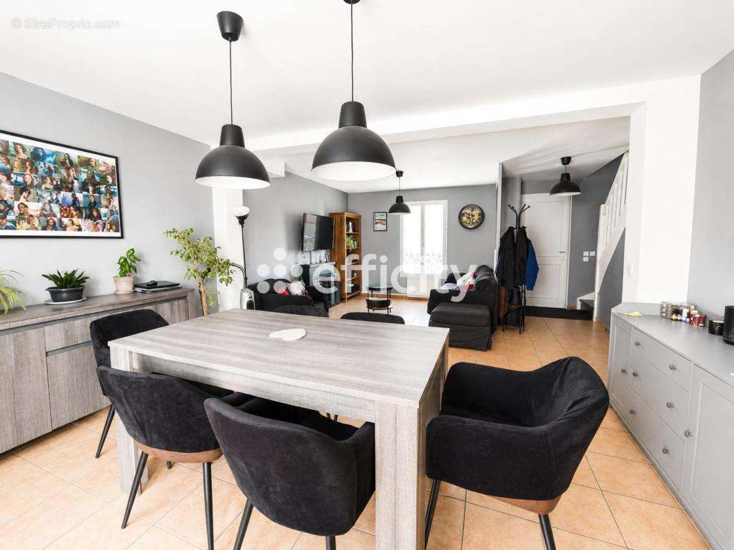 Maison 120 m² à La Chapelle-En-Serval  - photo 3