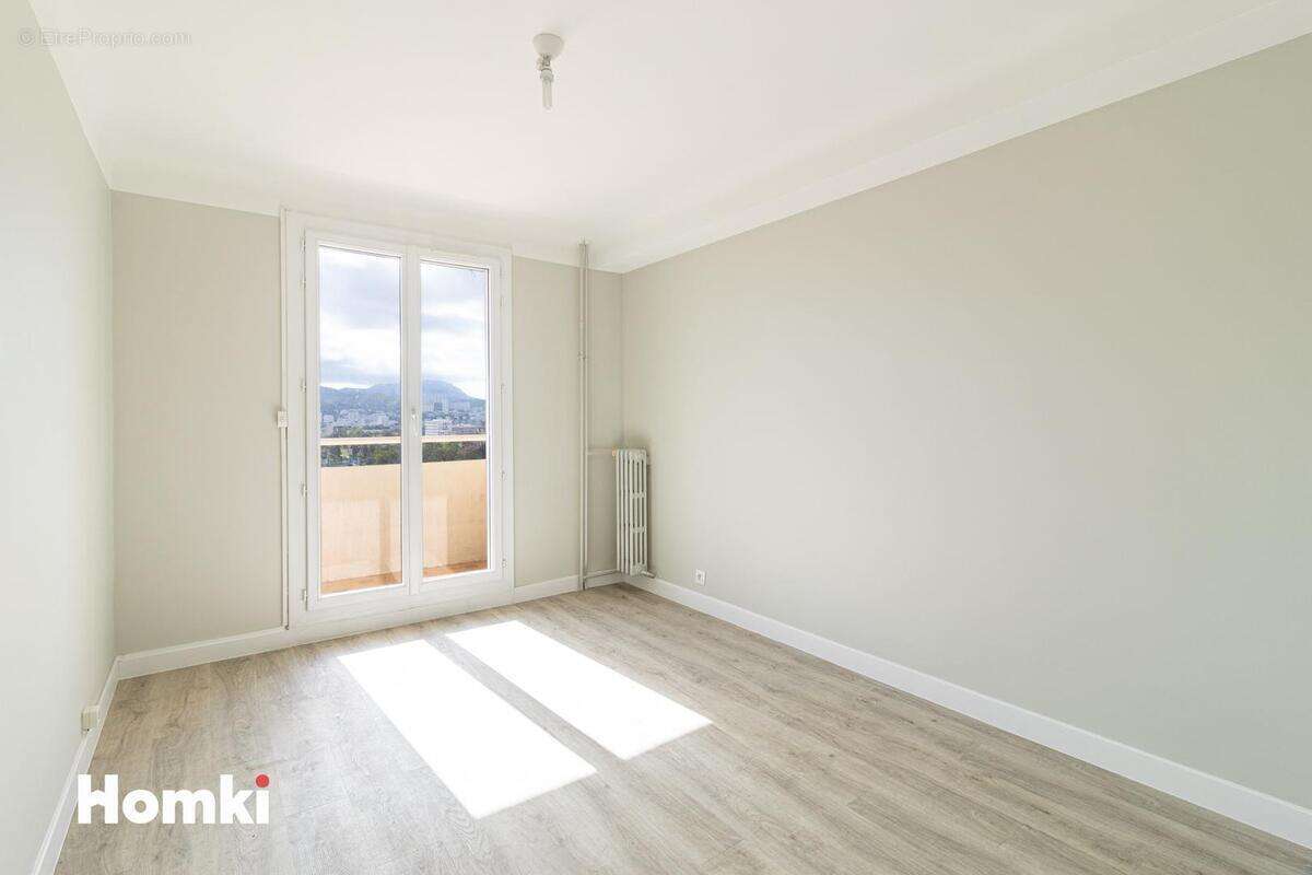 Appartement à MARSEILLE-6E