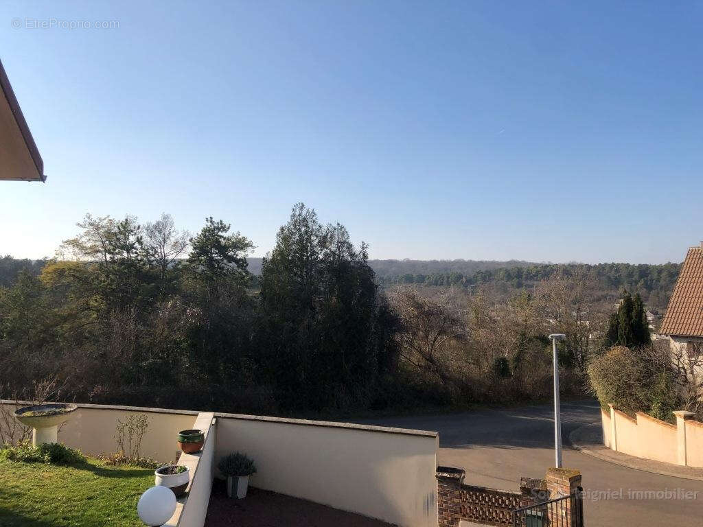 Maison à PONT-SUR-YONNE