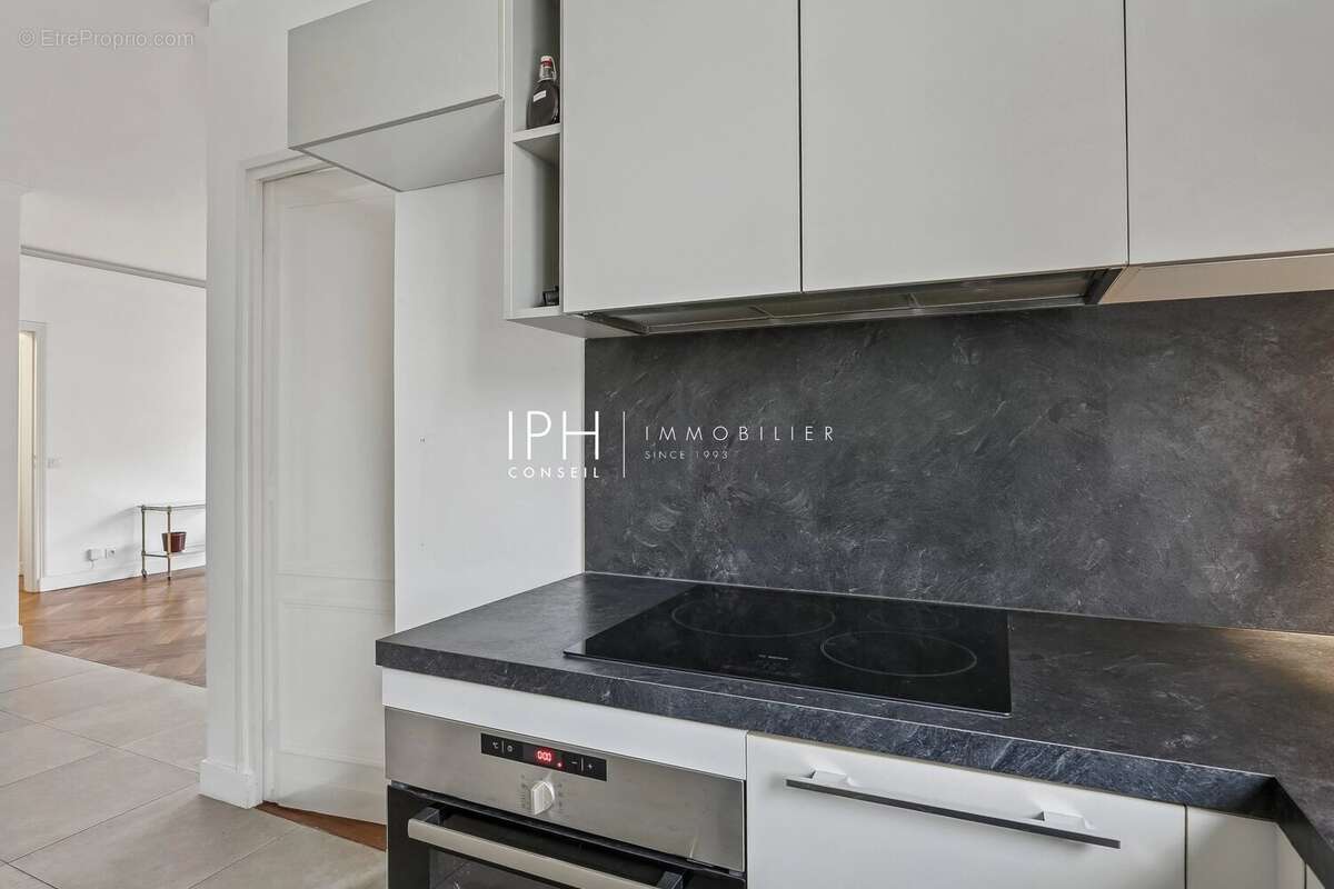 Appartement à NEUILLY-SUR-SEINE