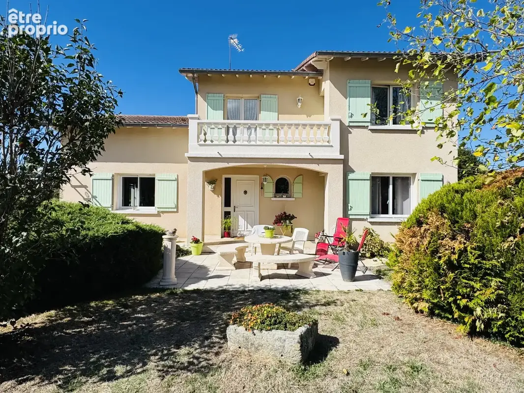 Photo Maison à Peschadoires au prix de 329 000€