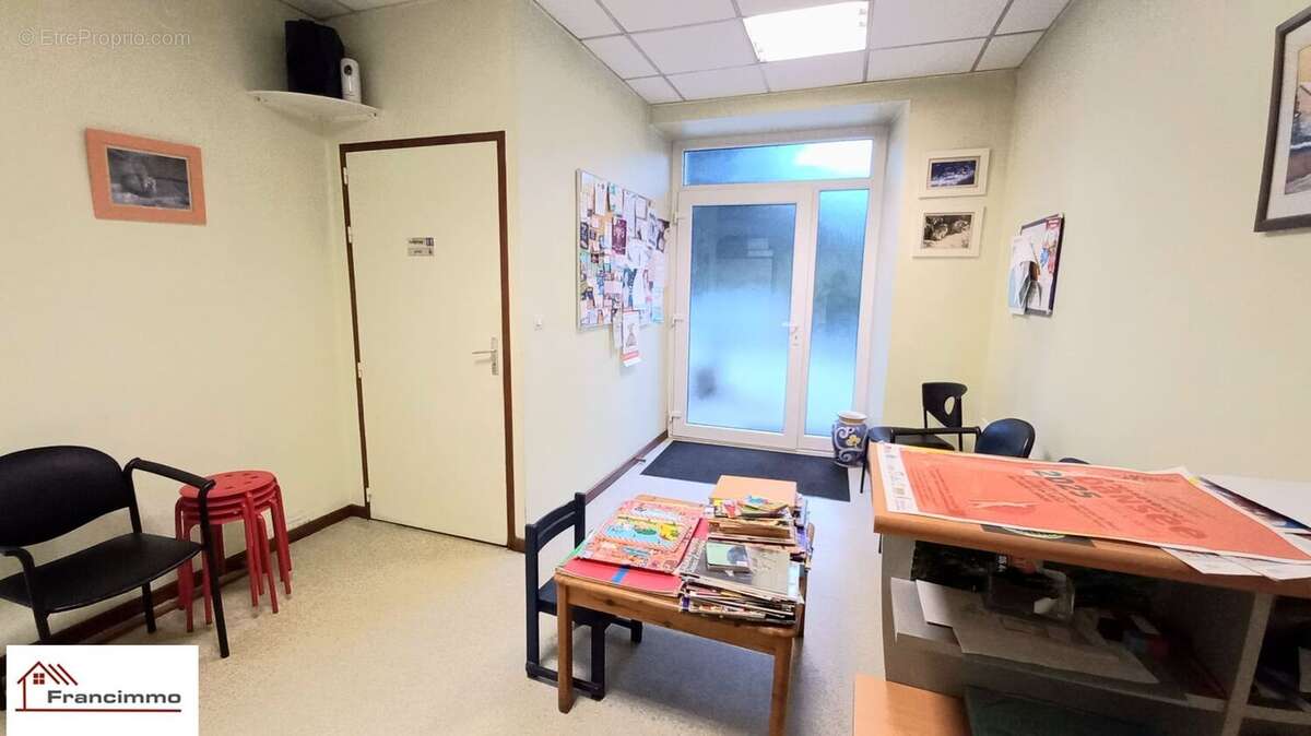 Commerce à MONESTIER-DE-CLERMONT