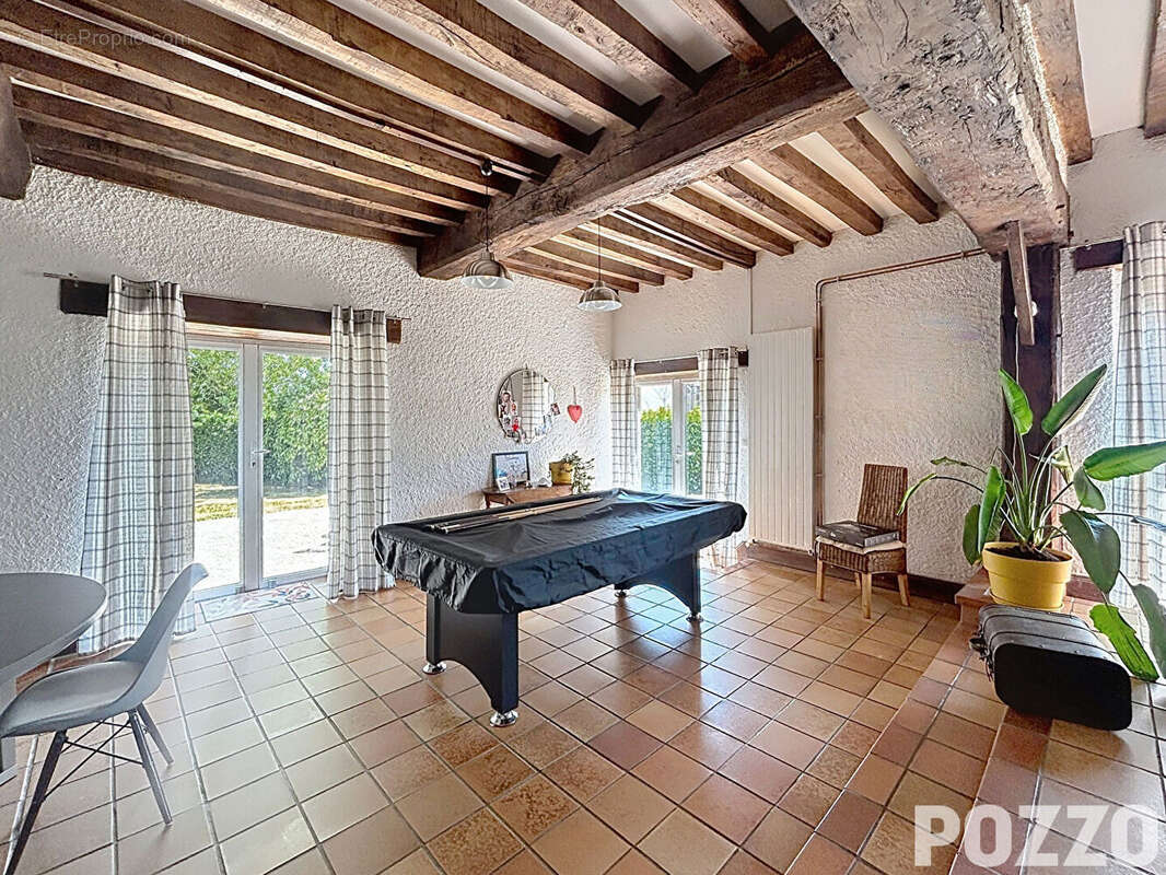 A Vendre - Marcilly - Maison 9 pièce(s) 255 m² - photo 7