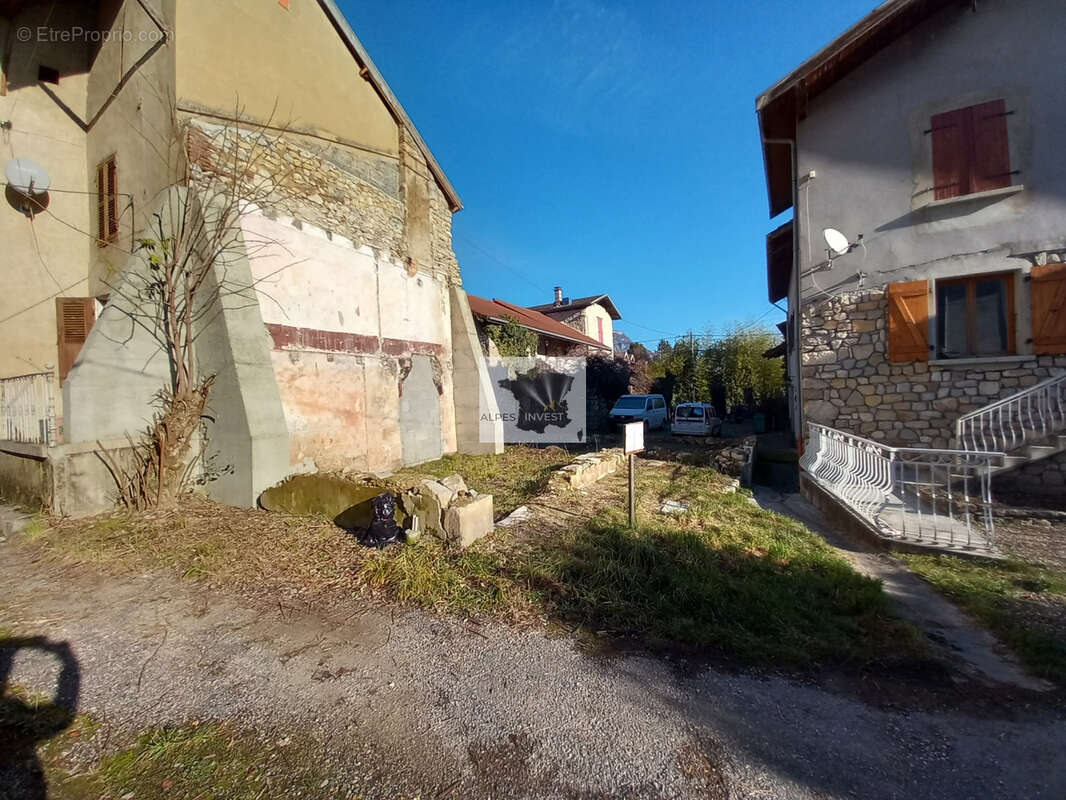 Terrain à CHAPAREILLAN