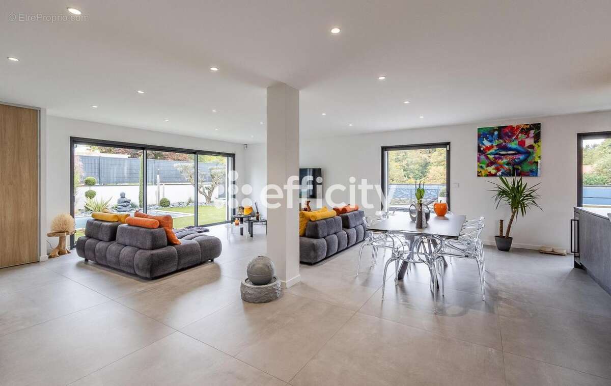 Maison à CIVRIEUX-D&#039;AZERGUES