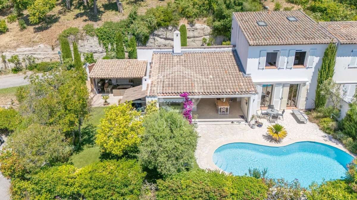 Maison à VILLENEUVE-LOUBET
