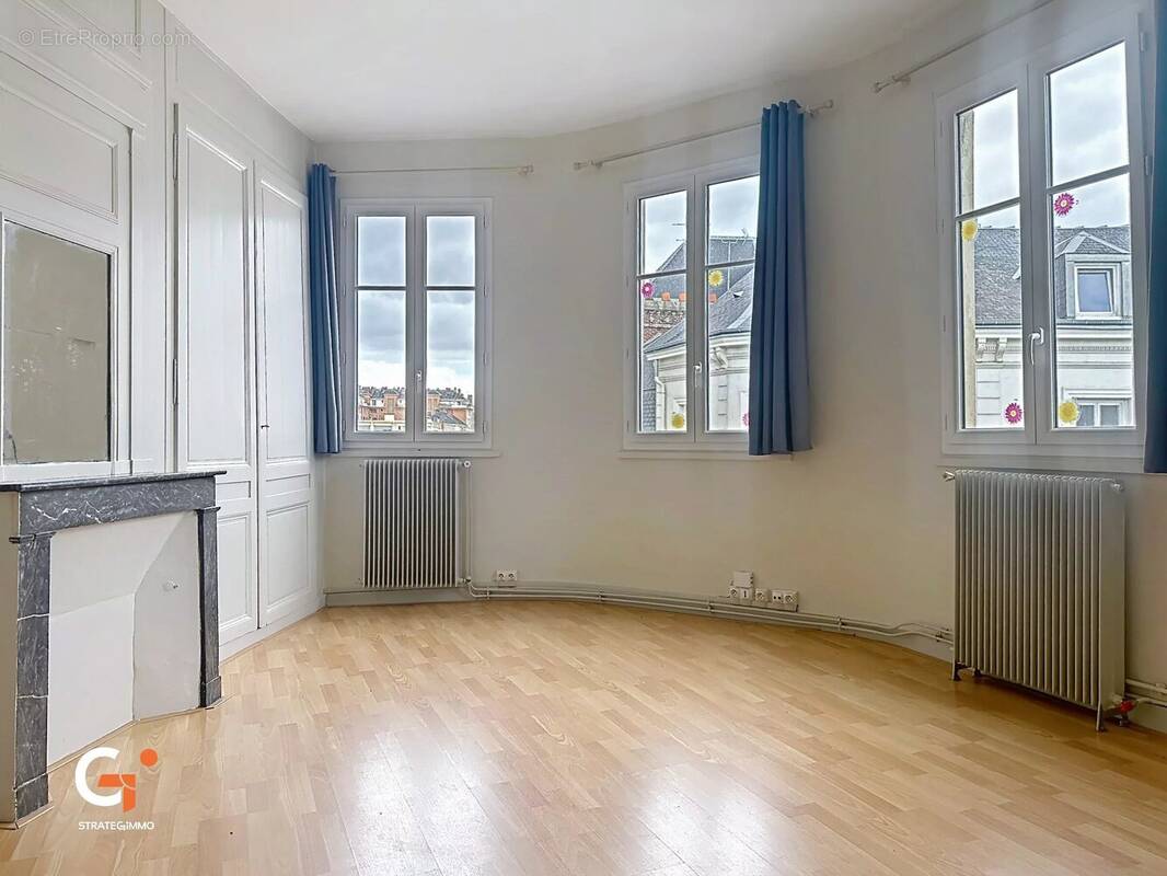 Immeuble de rapport – 4 appartements t2 – place saint marc. - photo 2