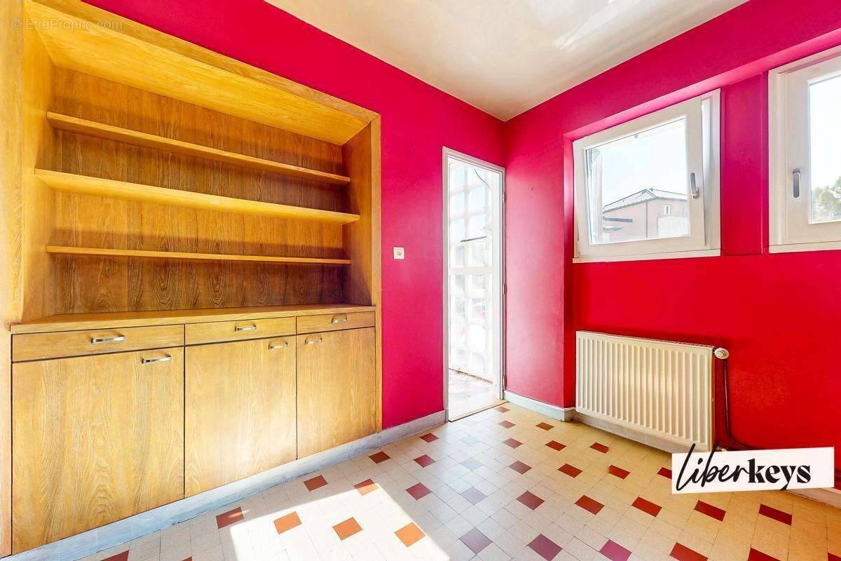 A vendre - Appartement  trois pièces avec fort potentiel – 22 bis Avenue de Brogny,  74000 Annecy - photo 5