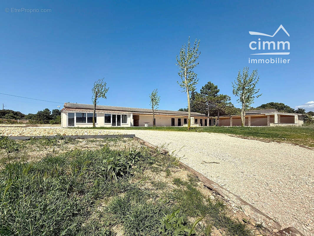 Maison 280 m² à Tulette  - photo 3