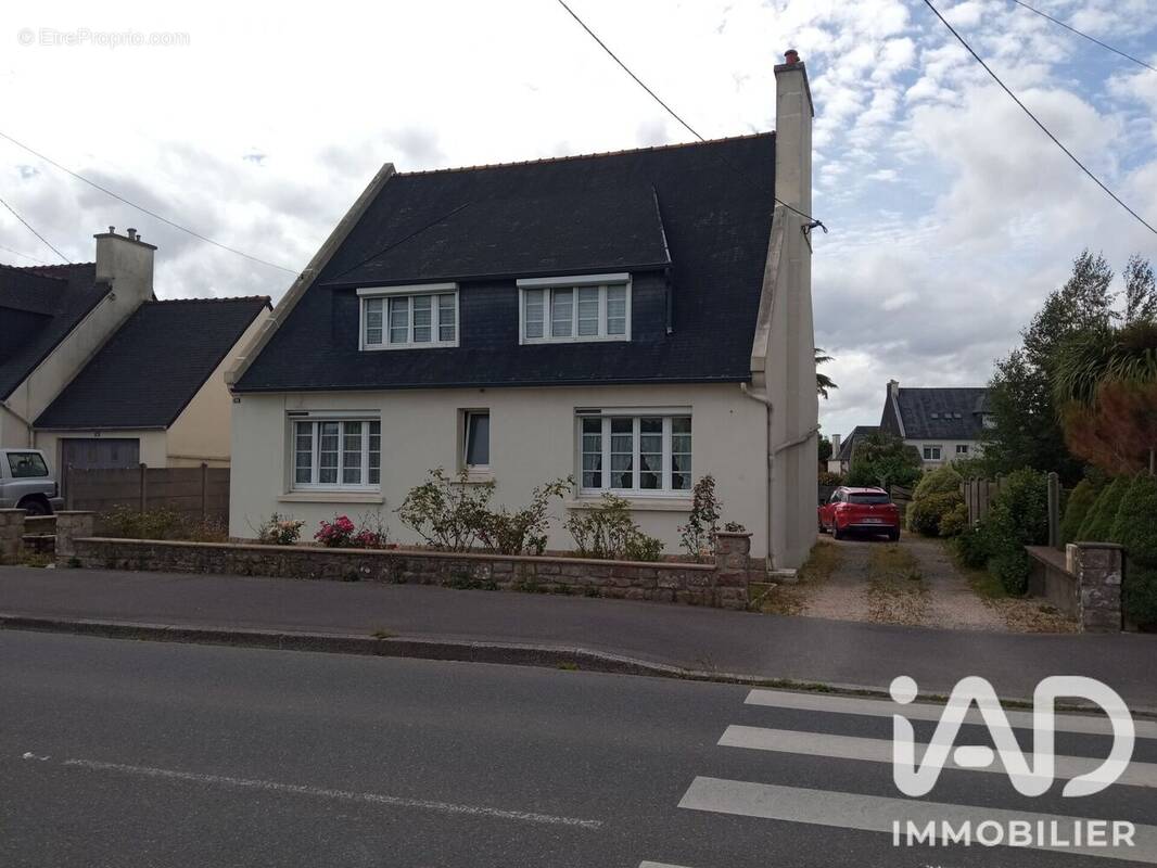 Photo 1 - Maison à LANDIVISIAU