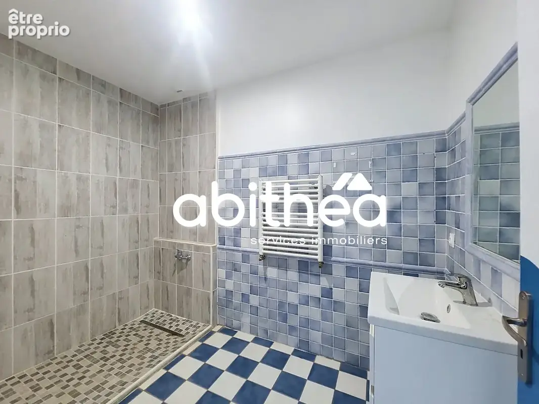 Demeure  707m2  11 chambres suites  chai  dependances  5.5 ha2 - photo 15