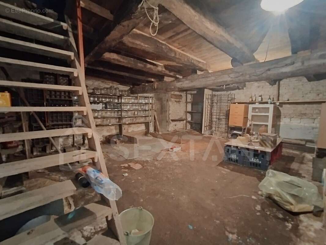 Maison de 120 m²  à rénover  4 chambres  grandes dépendances - photo 14