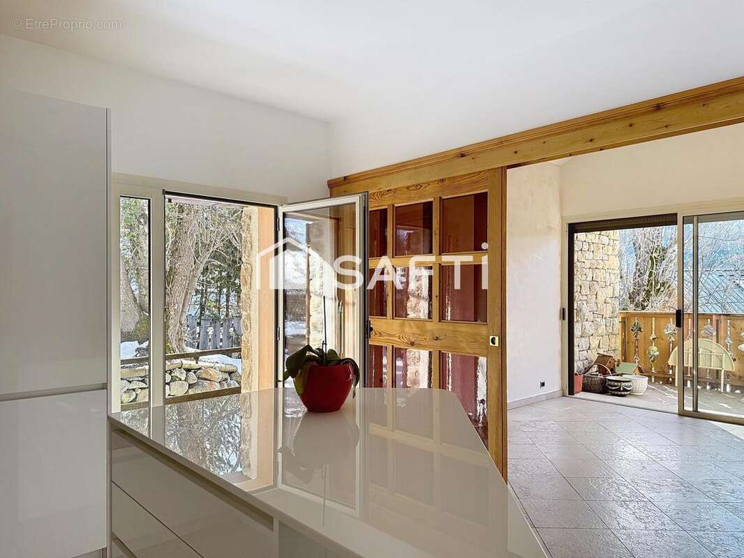 Photo 2 - Maison à LA SALLE-LES-ALPES