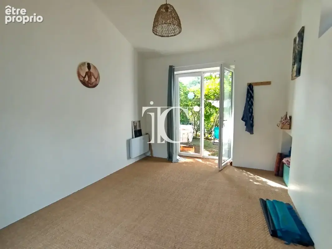 Maison de village en pierre restauree * 2 chambres * clede * jardin * calme mais proche commodites * - photo 18