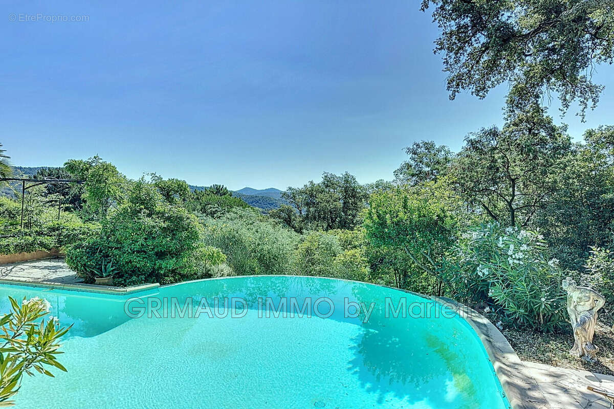 Maison à LA GARDE-FREINET