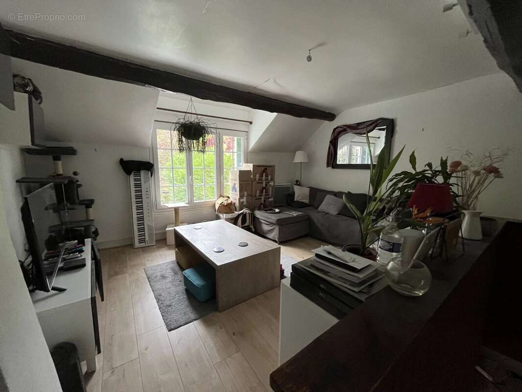 Maison à DAMPIERRE-EN-YVELINES